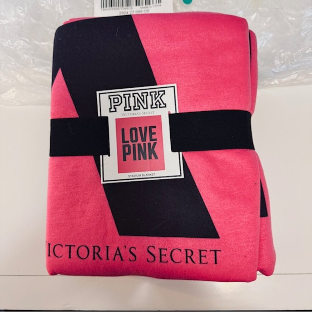 NIP RARE Y2K 2007 Victoria's Secret PINK Stadium Blanket PInk/Black, 50x60